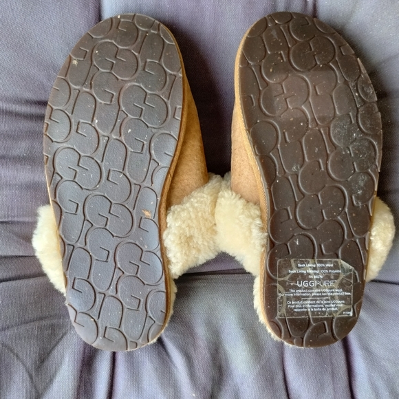 Ladies UGGS - Picture 4 of 4